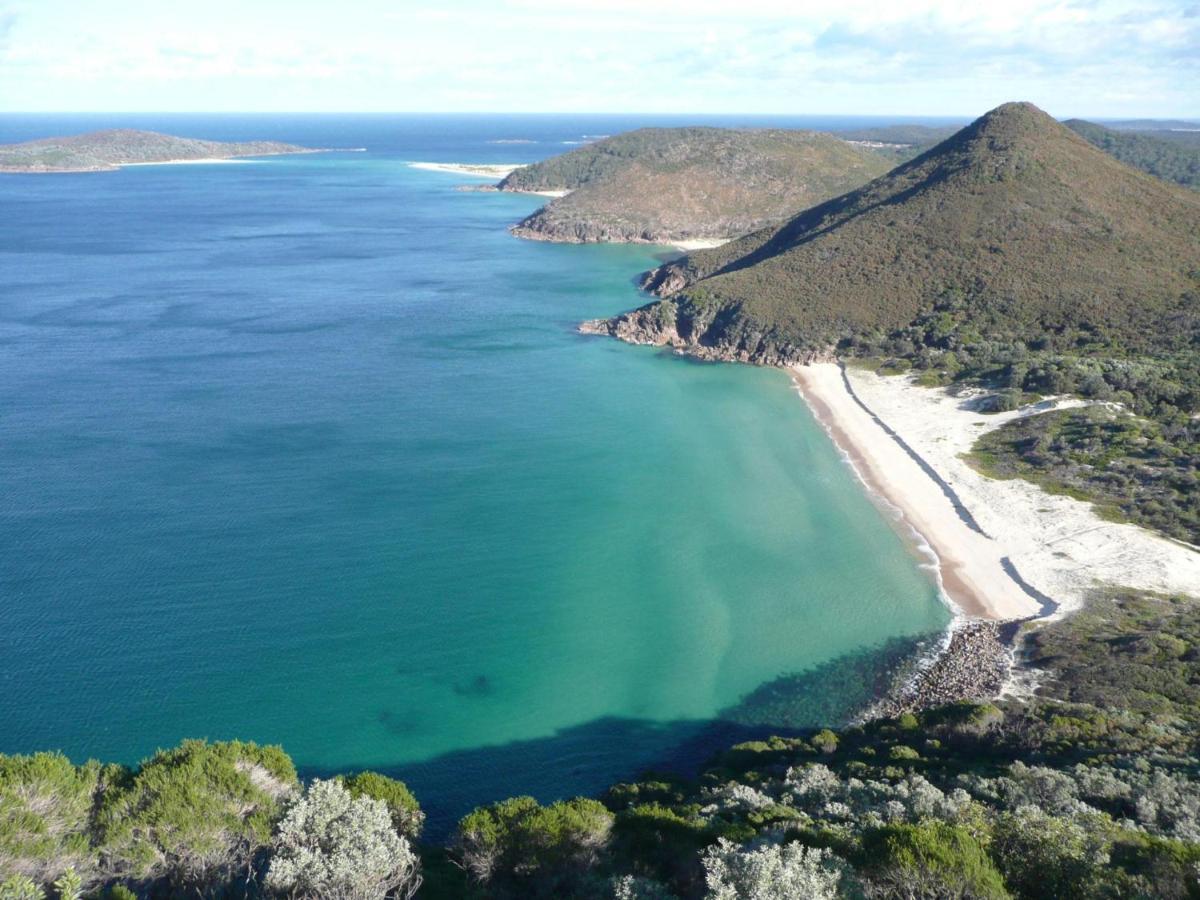 Dutchie's Dream - Glorious Views And Opposite Dutchies Beach Nelson Bay Exterior foto